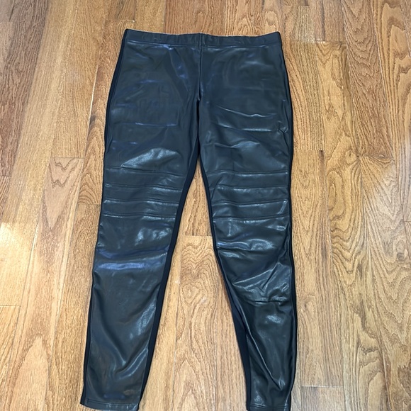 DYNAMITE FAUX LEATHER WOMEN MOTO LEGGINGS IN SIZE LARGE - Picture 1 of 6